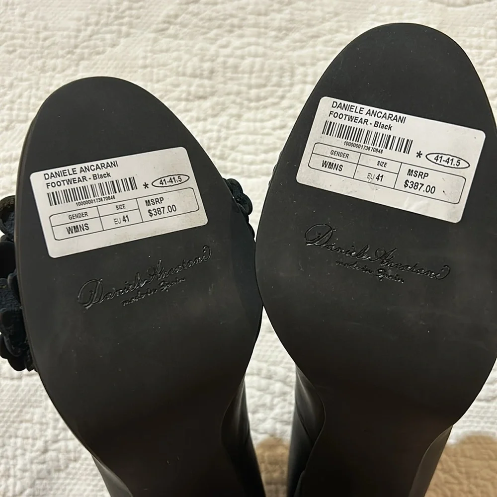 Daniele Ancarni leather heels. NEW. EU41